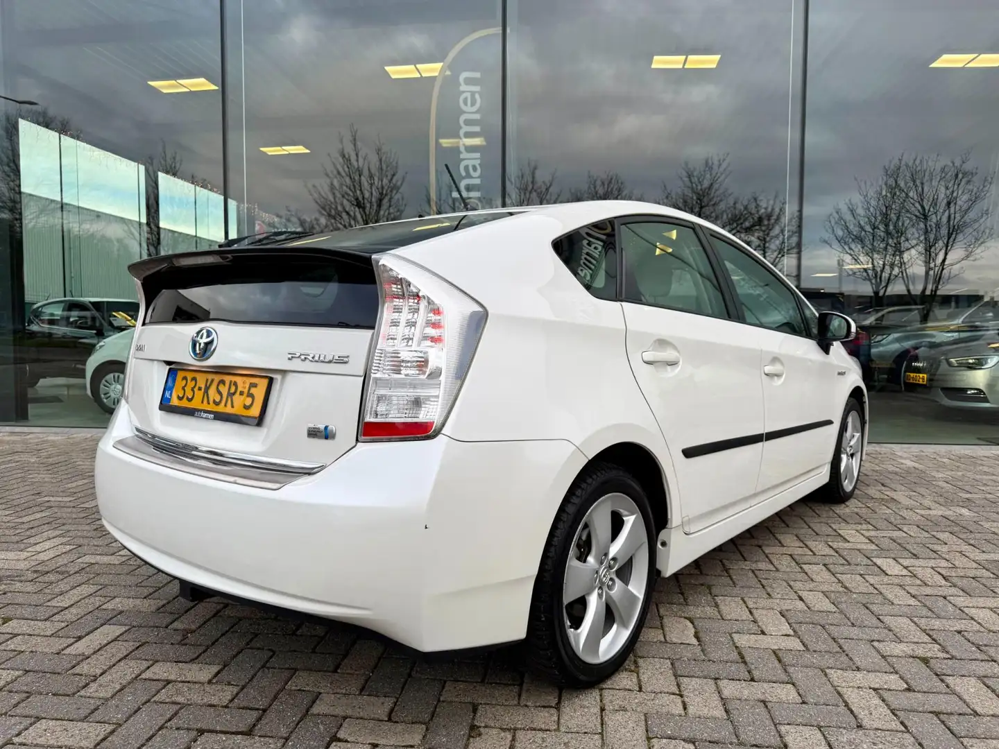 Toyota Prius 1.8 Dynamic, NAP, Camera, Navi, LED, HUD Weiß - 2