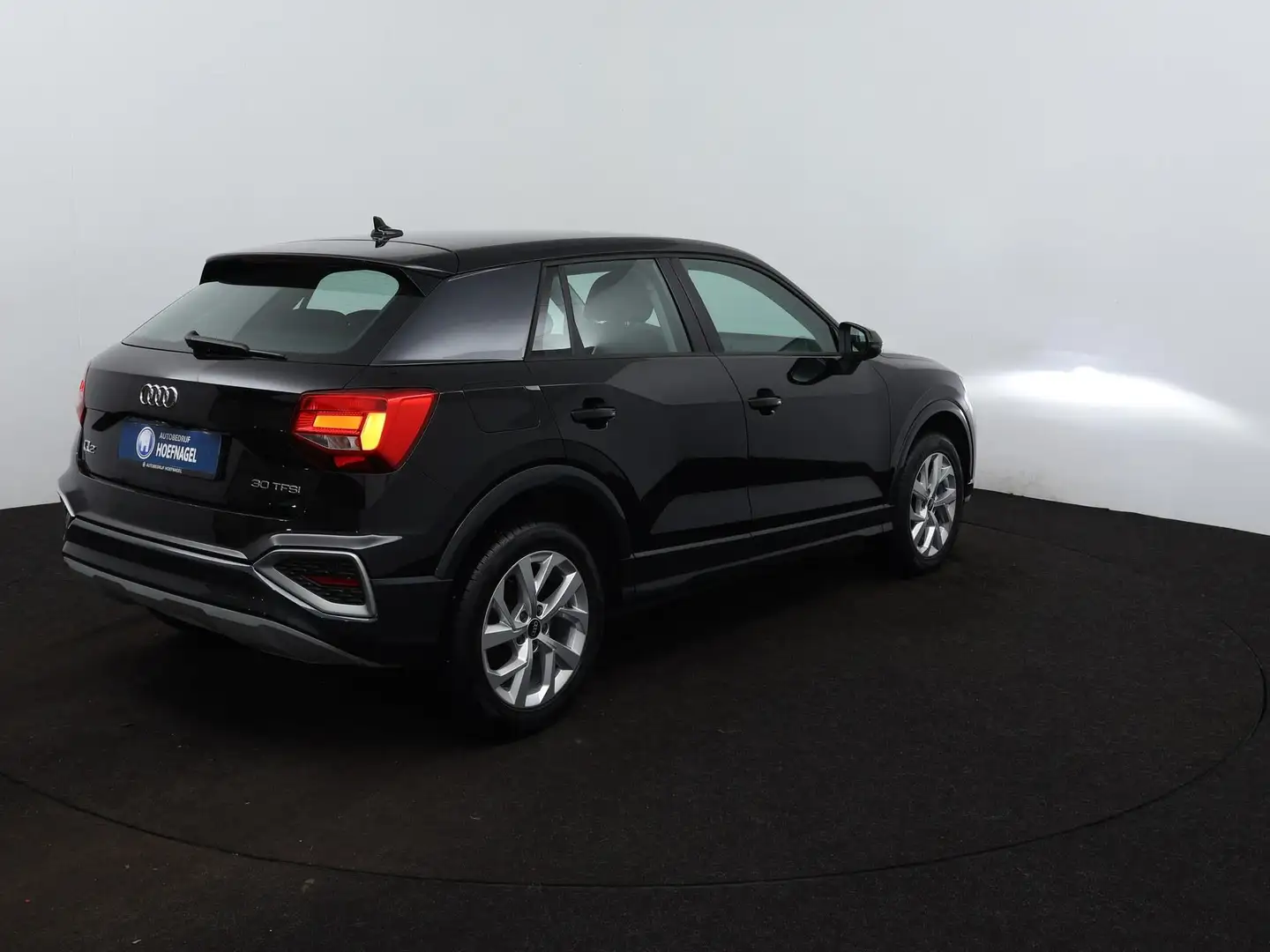 Audi Q2 30 TFSI Business Edition Stoelverwarming | Camera Zwart - 2