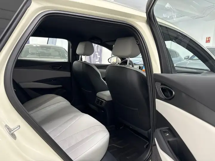BYD Seal 2026, foto 17
