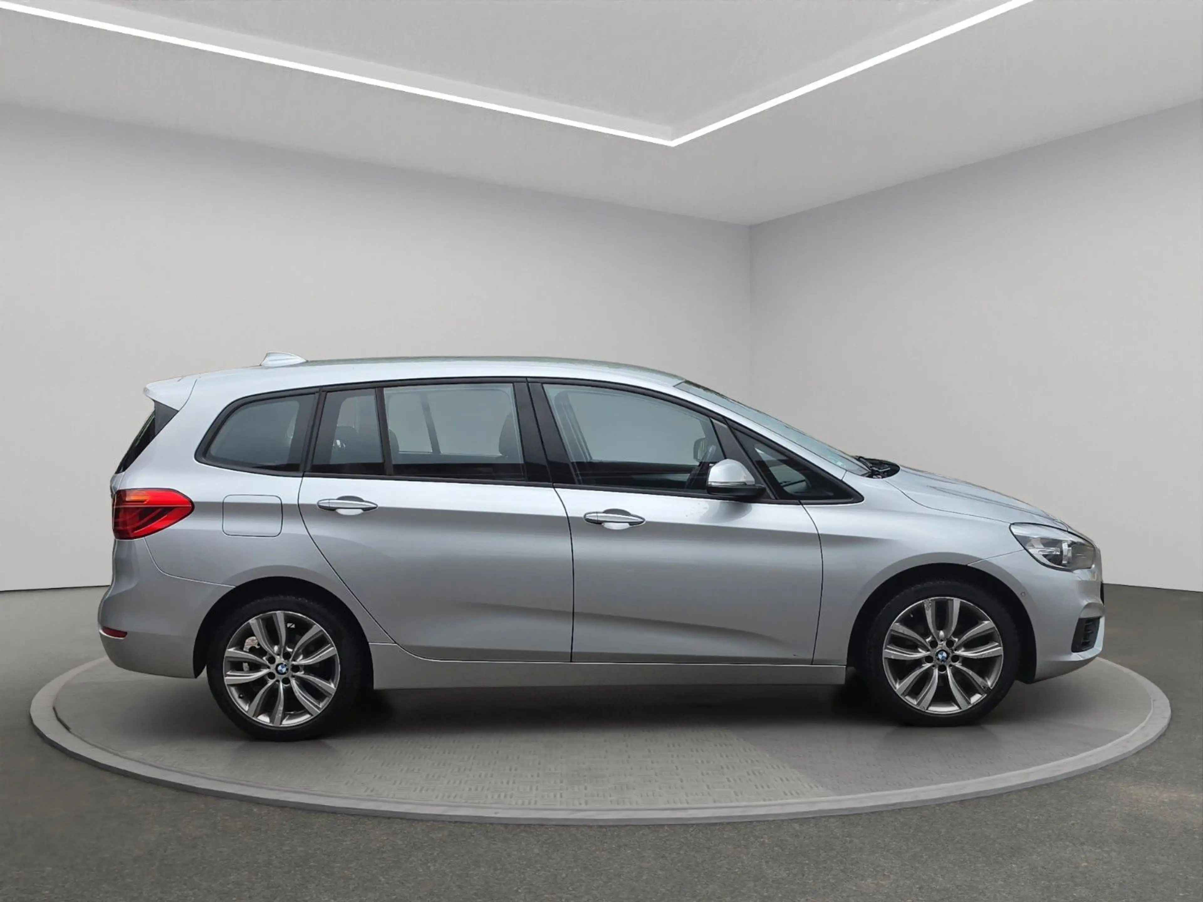 BMW 216 2 Gran Tourer 216 d Advantage — photo 5