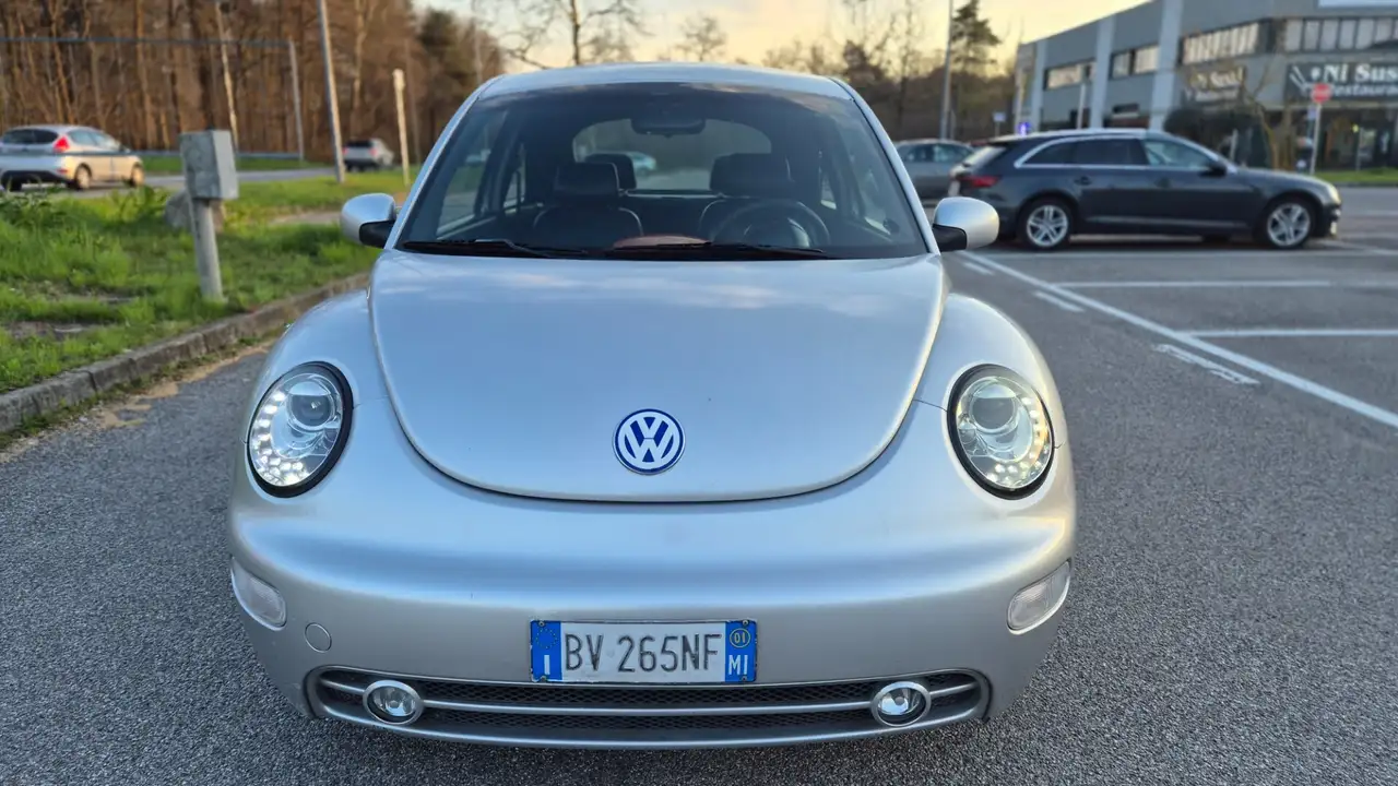 Volkswagen New Beetle 1.6, foto 2