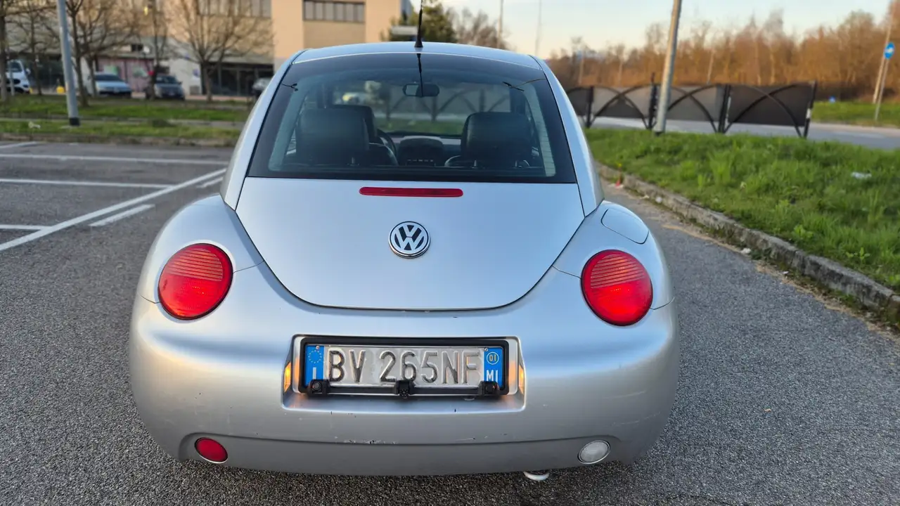 Volkswagen New Beetle 1.6, foto 5