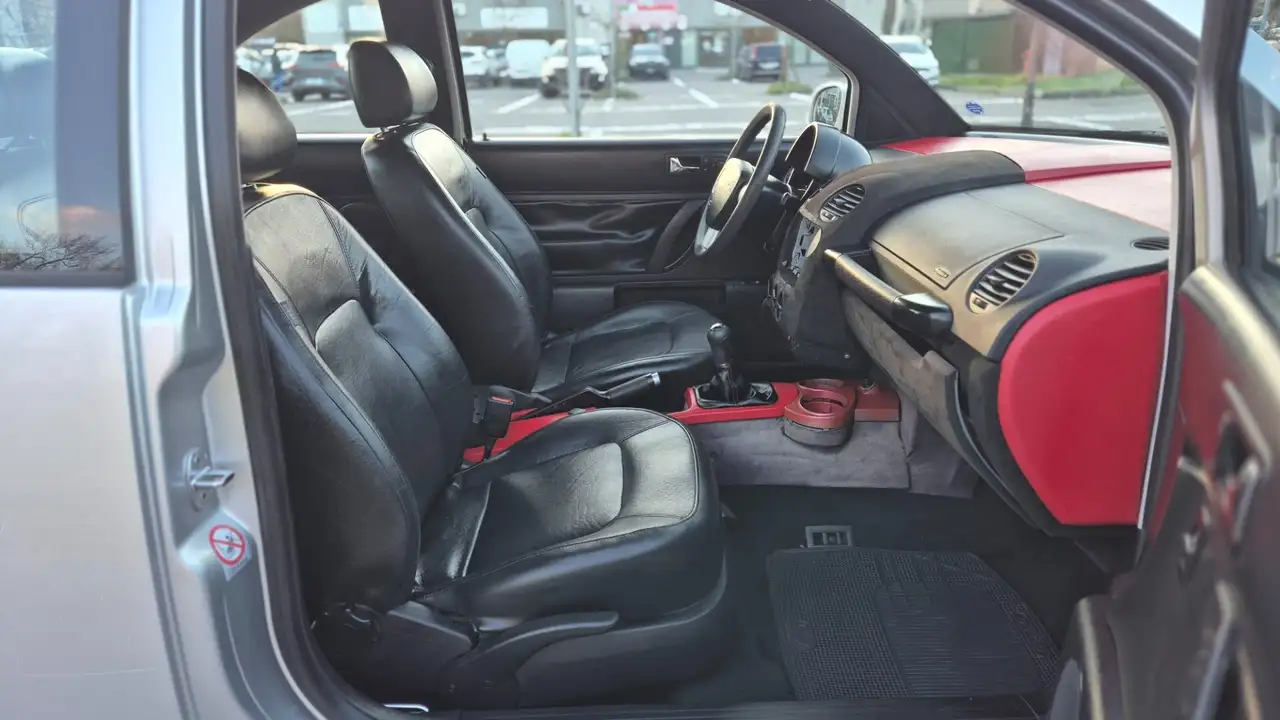 Volkswagen New Beetle 1.6, foto 9