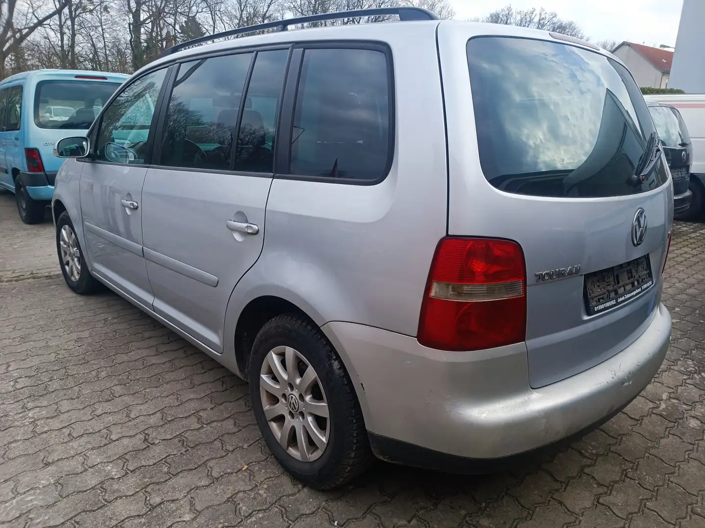 Volkswagen Touran 1.6 FSI Trendline,7 Sitz,Klima,Alufelgen,6 Gäng - 1