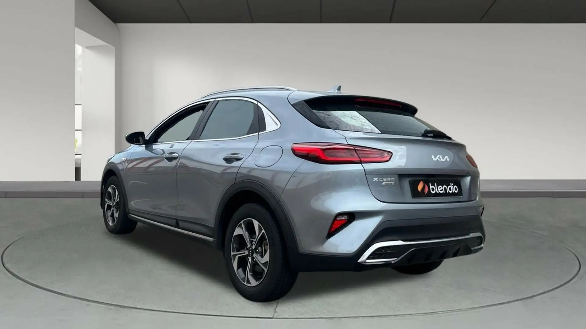 Kia XCeed 1.6 MHEV 100KW DRIVE 136 5P Gris - 2