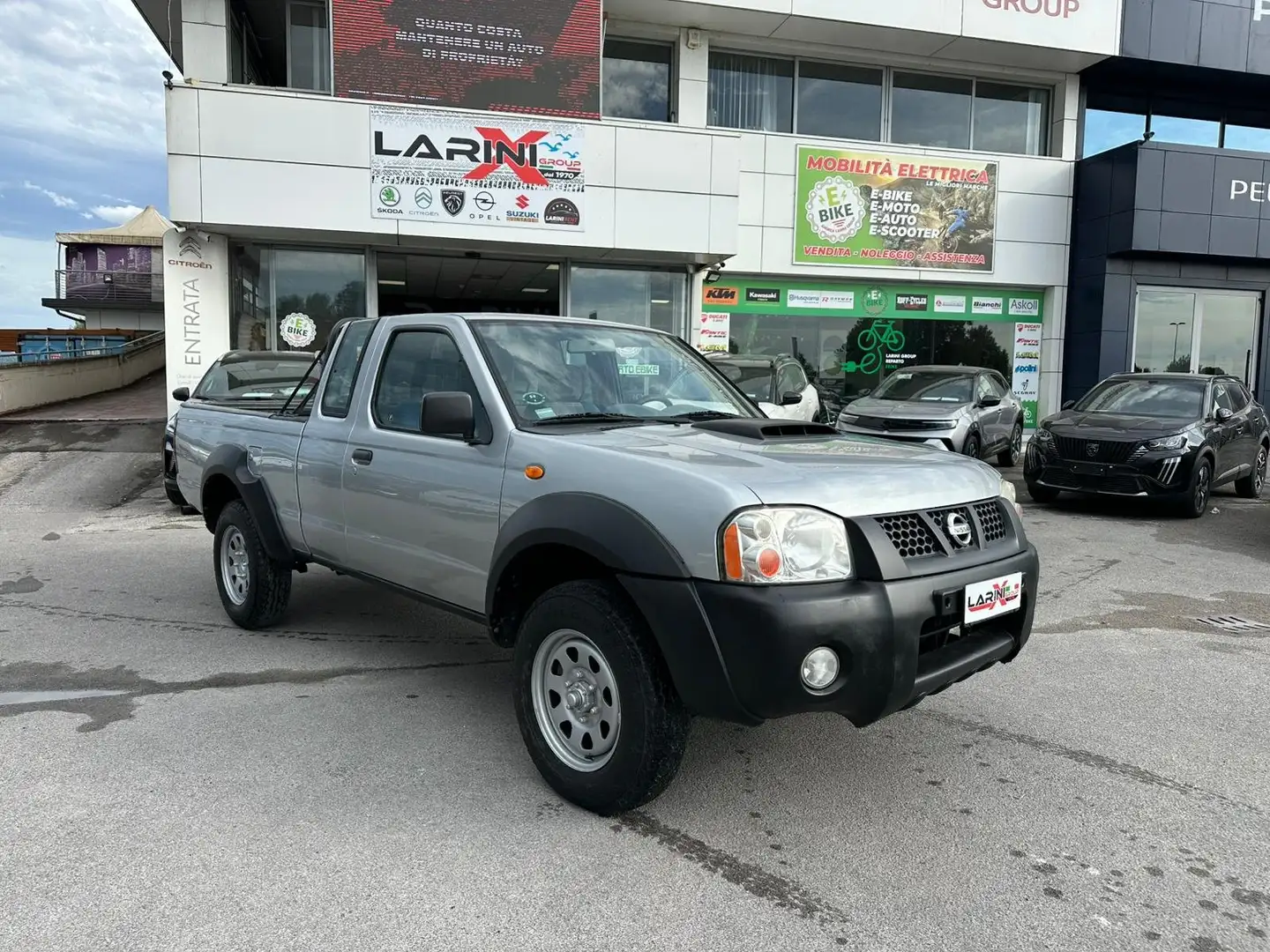 Nissan NP300 Zilver - 1