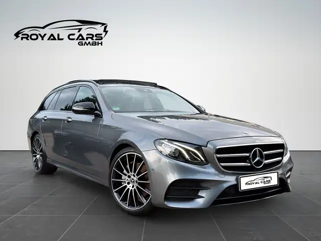 Mercedes-Benz E-Class view 3