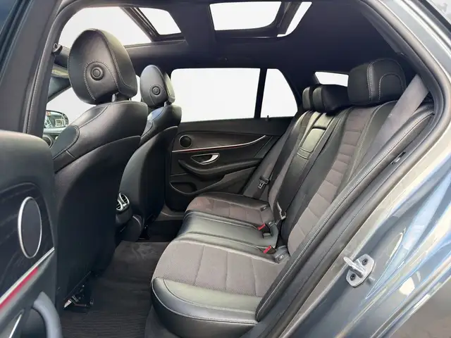 Mercedes-Benz E-Class view 12