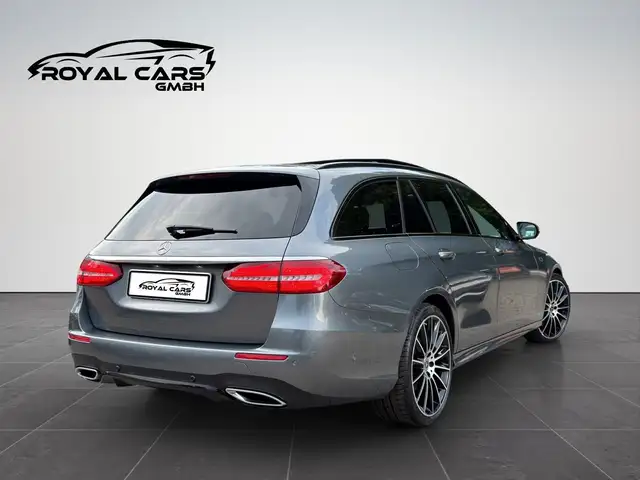 Mercedes-Benz E-Class view 9