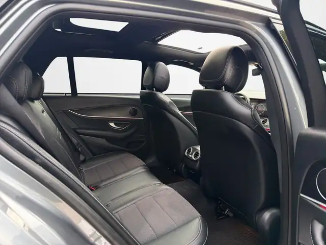 Mercedes-Benz E-Class view 14