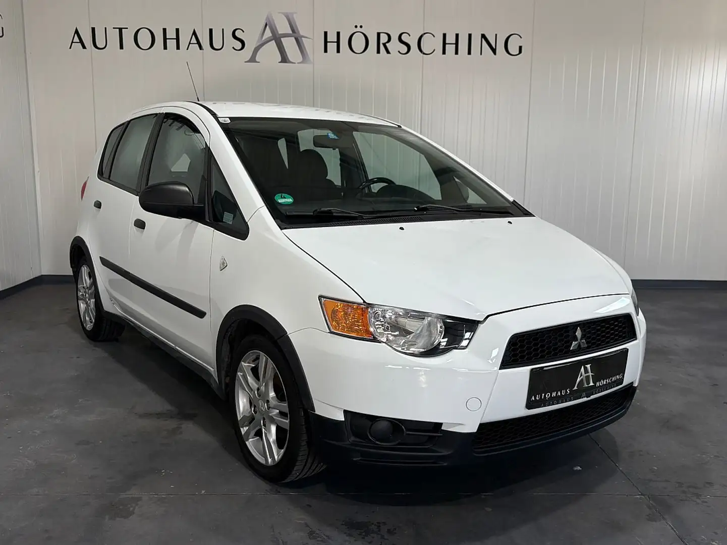 Mitsubishi Colt 5dr 1,3 MPI Invite Clear Tec Weiß - 1