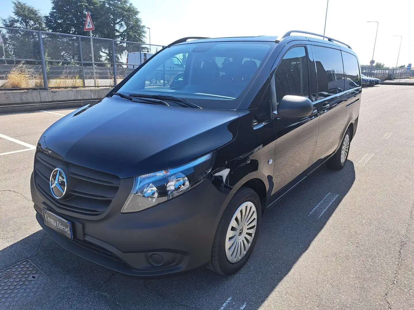 Mercedes-Benz Vito Vito 116 d Tourer Pro Long Auto Nero - 1