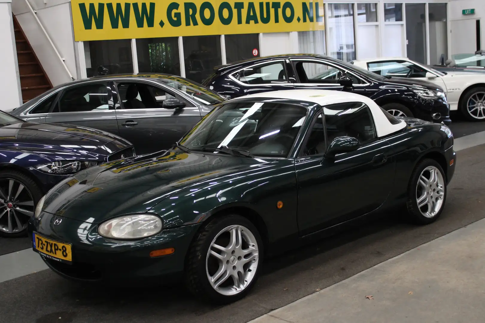 Mazda MX-5 1.6i Lichtmetalen velgen, Stuurbekrachtiging Zelená - 1