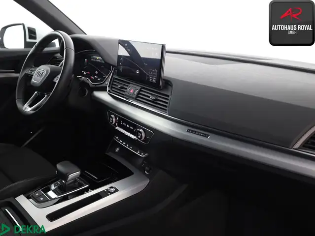 Audi Q5 view 10