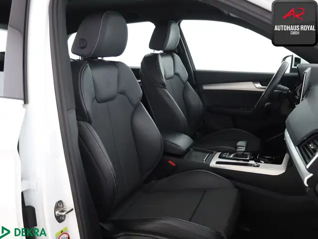 Audi Q5 view 11