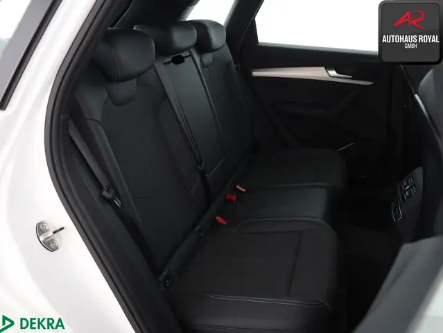 Audi Q5 view 12