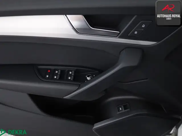 Audi Q5 view 14