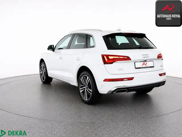 Audi Q5 view 3