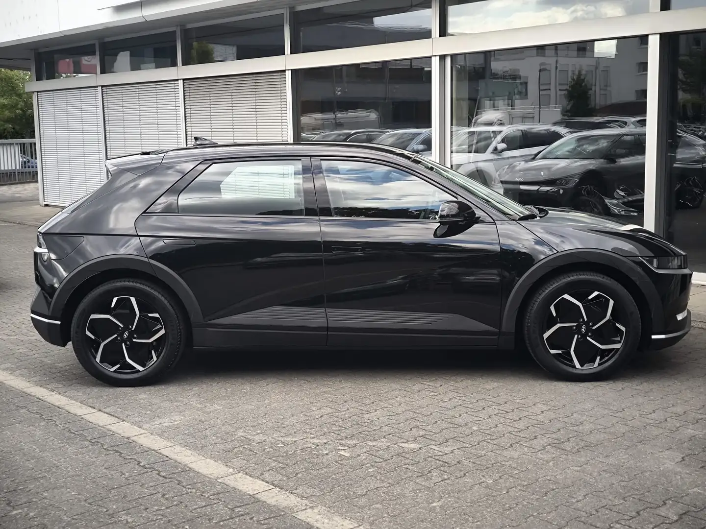 Hyundai IONIQ 5 Dynamiq WERKSGA+NAVI+LED+SHZ+KAM+ACC+WP Noir - 2