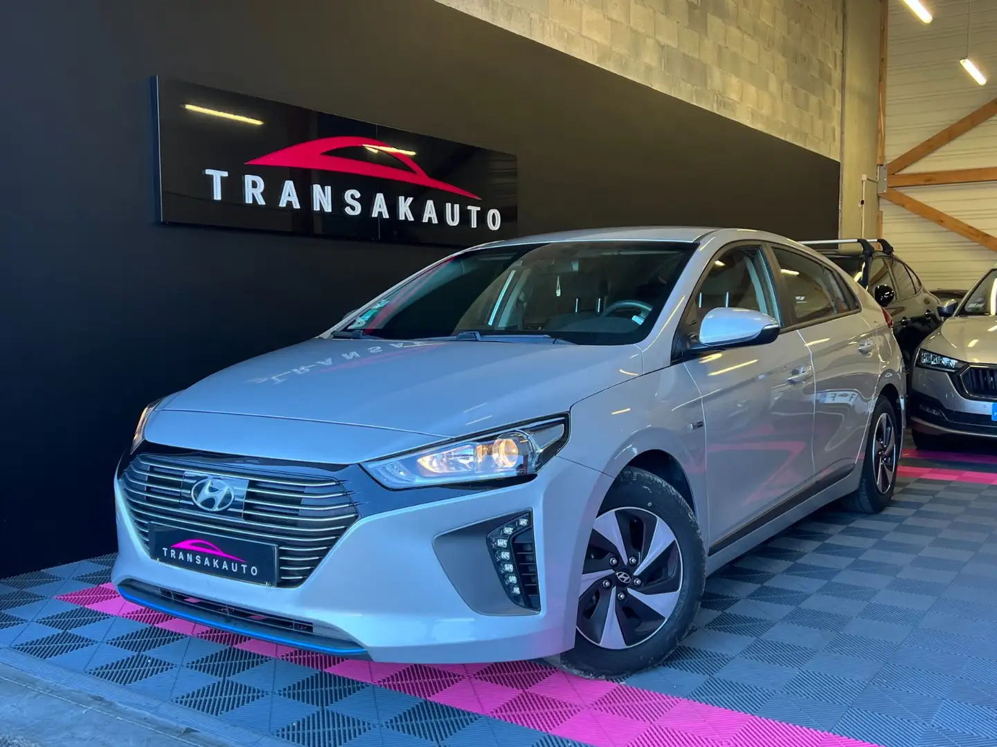 Hyundai IONIQ Business Gris - 1
