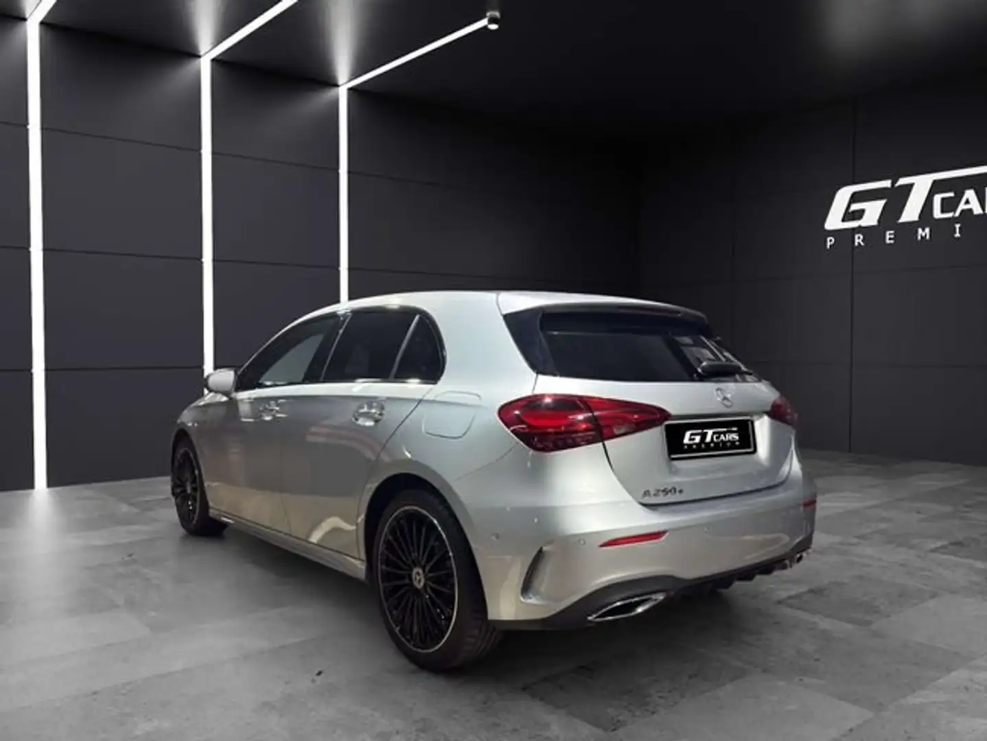 Mercedes-Benz A 250 250e AMG Plateado - 2