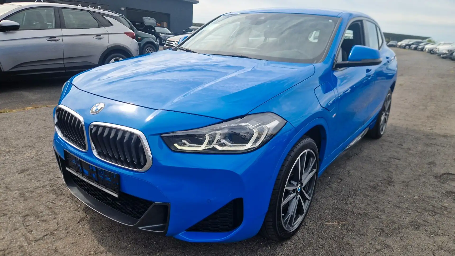 BMW X2 xDrive 25 e M Sport Driving Assistant Plus Blau - 1