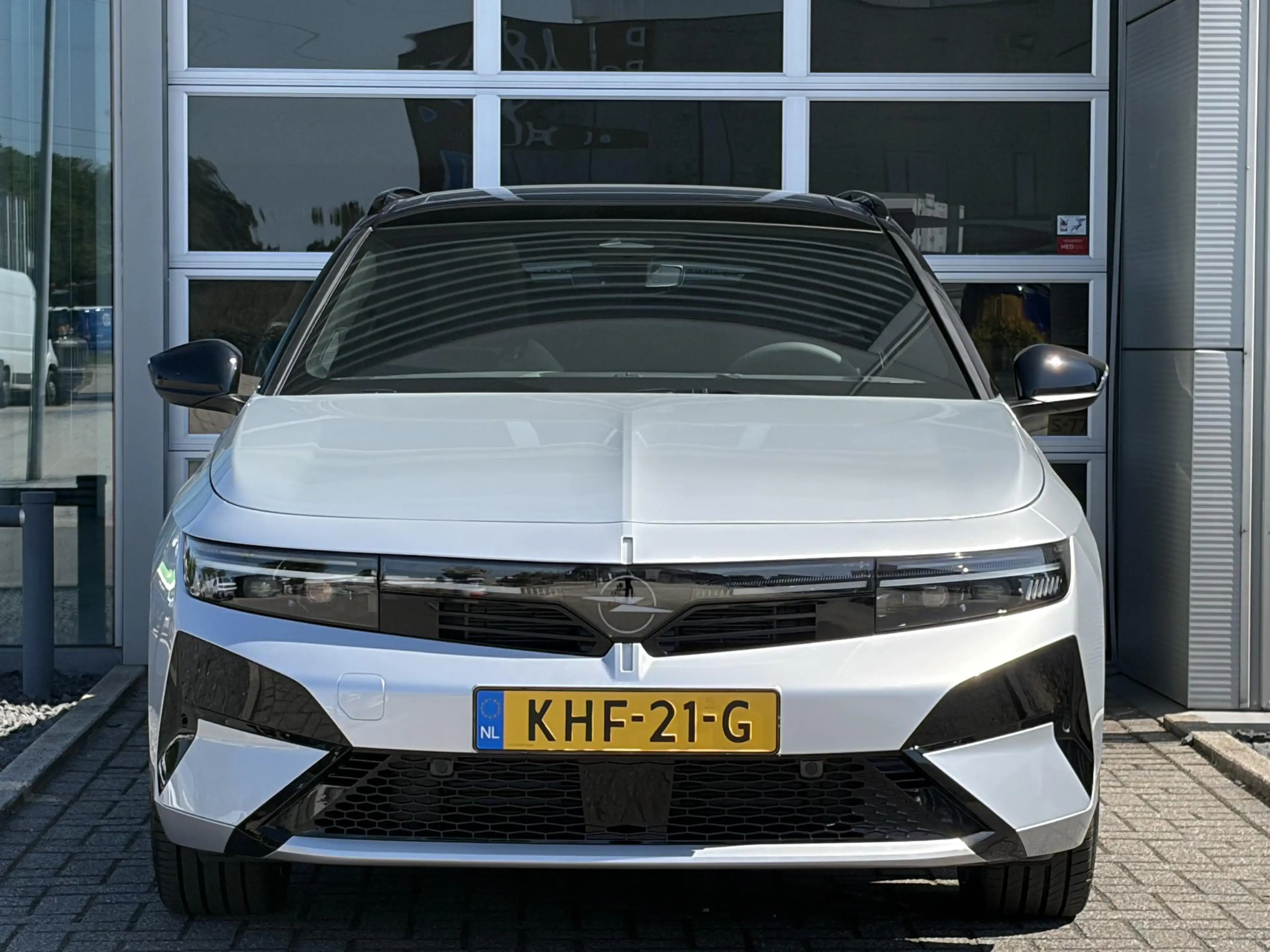Opel Astra Sports Tourer 1.6 Turbo Plug In Hybrid Ultimate I — photo 2