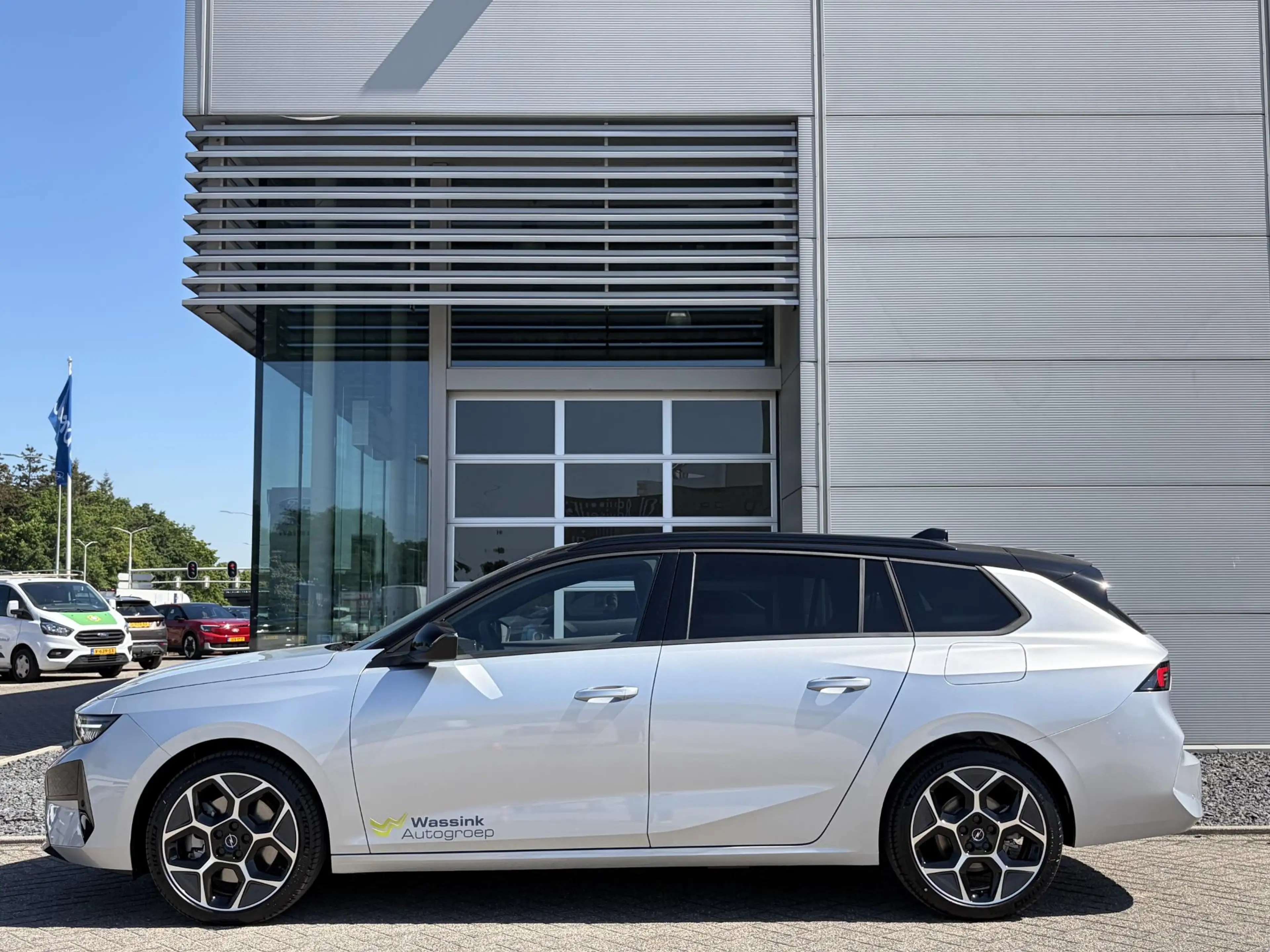 Opel Astra Sports Tourer 1.6 Turbo Plug In Hybrid Ultimate I — photo 4