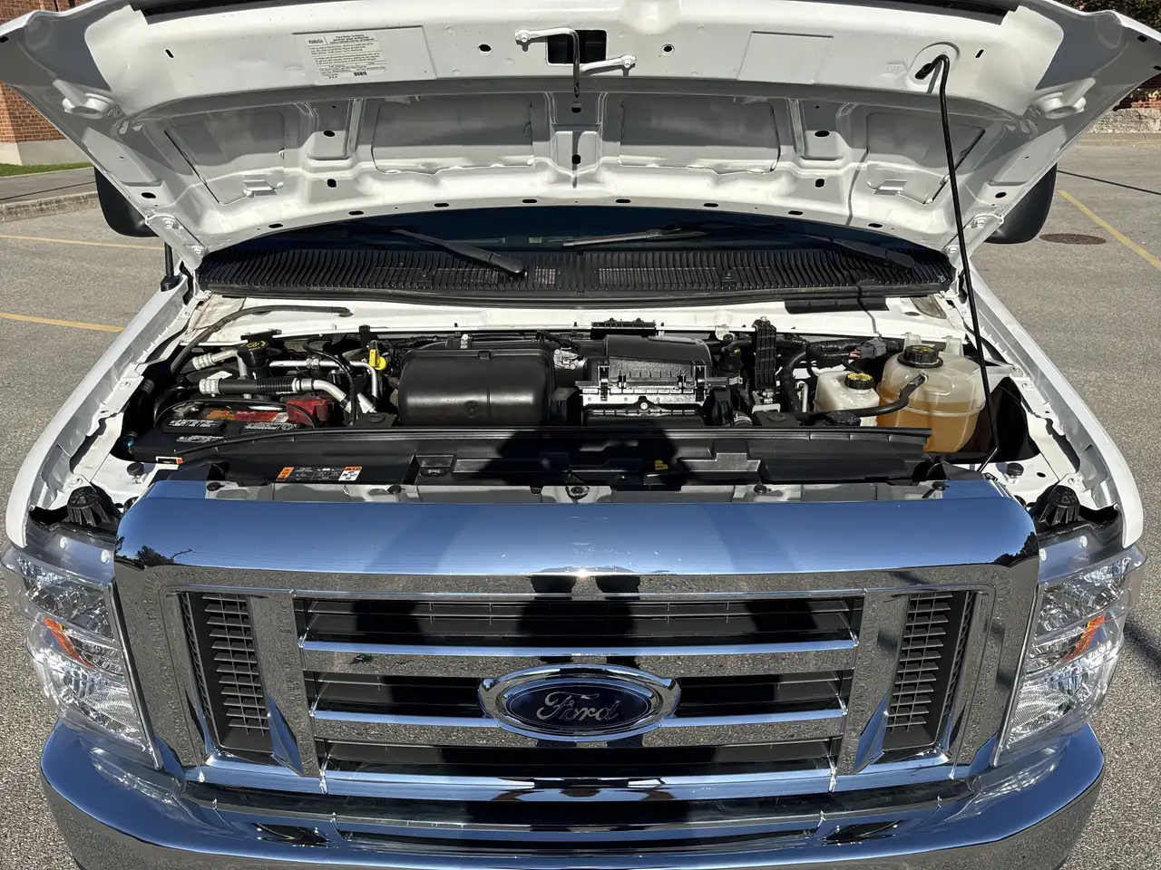Ford E-Series Cutaway снимка Ford E-Series Cutaway