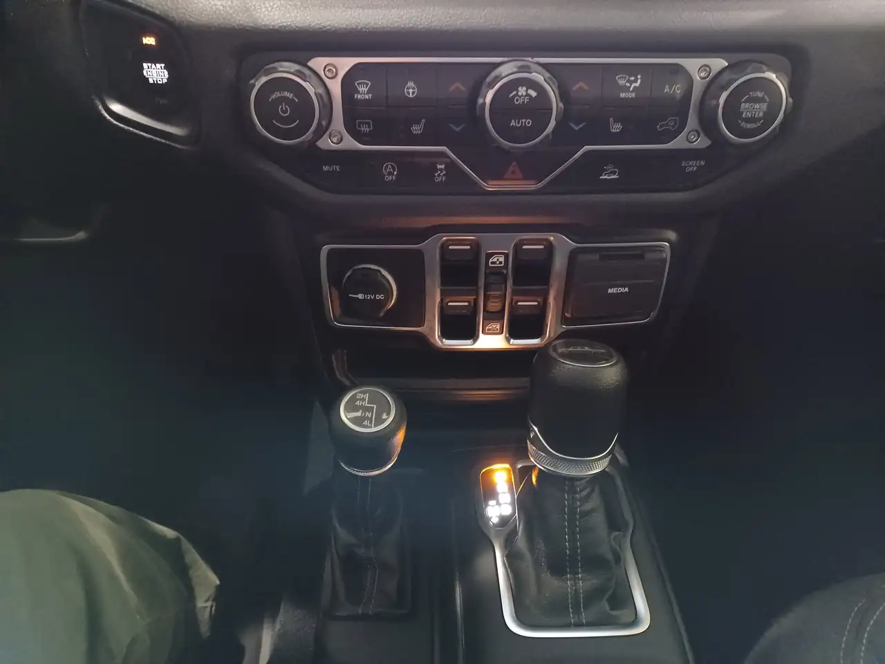 Jeep Gladiator photo Jeep Gladiator