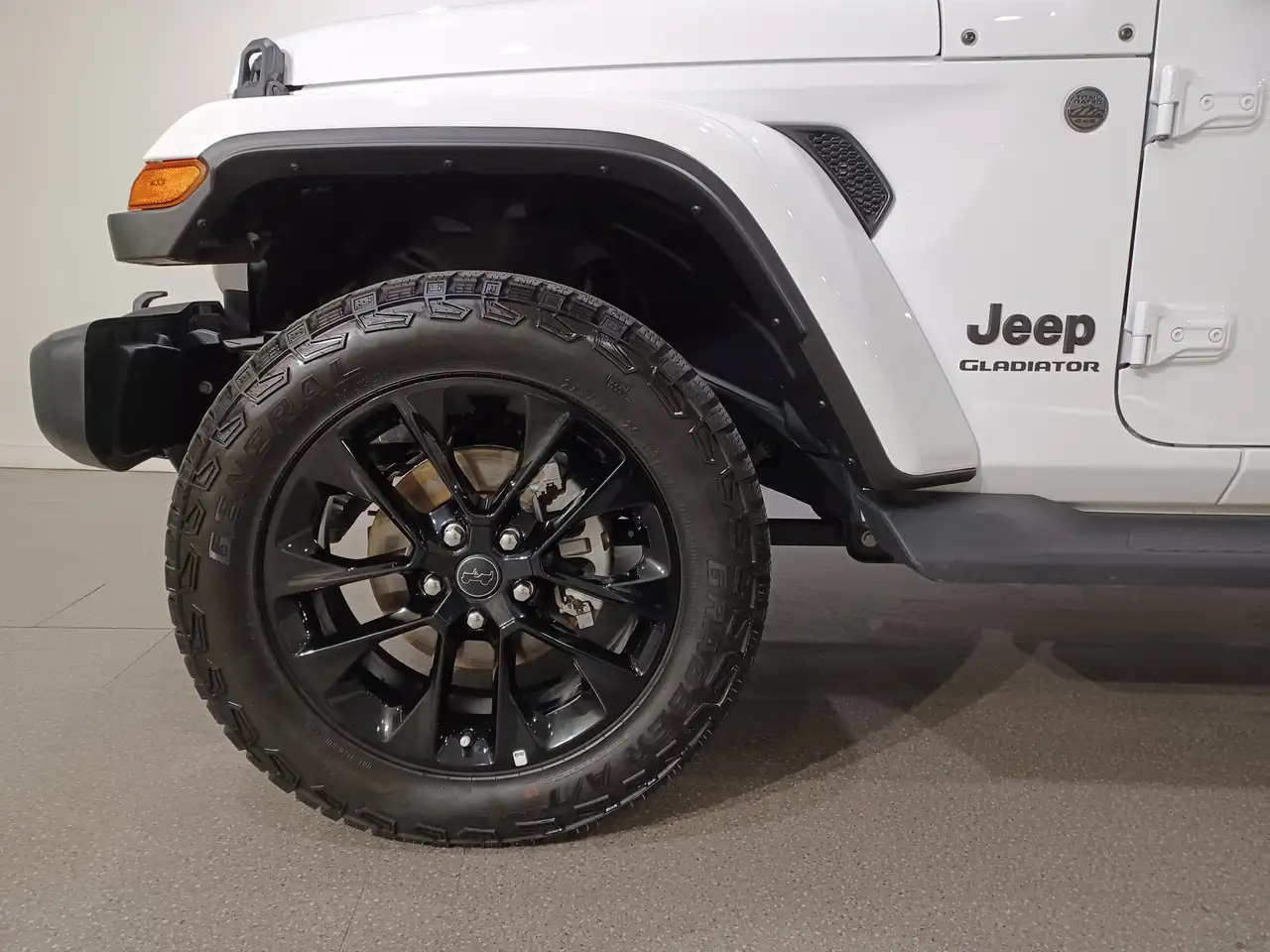 Jeep Gladiator photo Jeep Gladiator