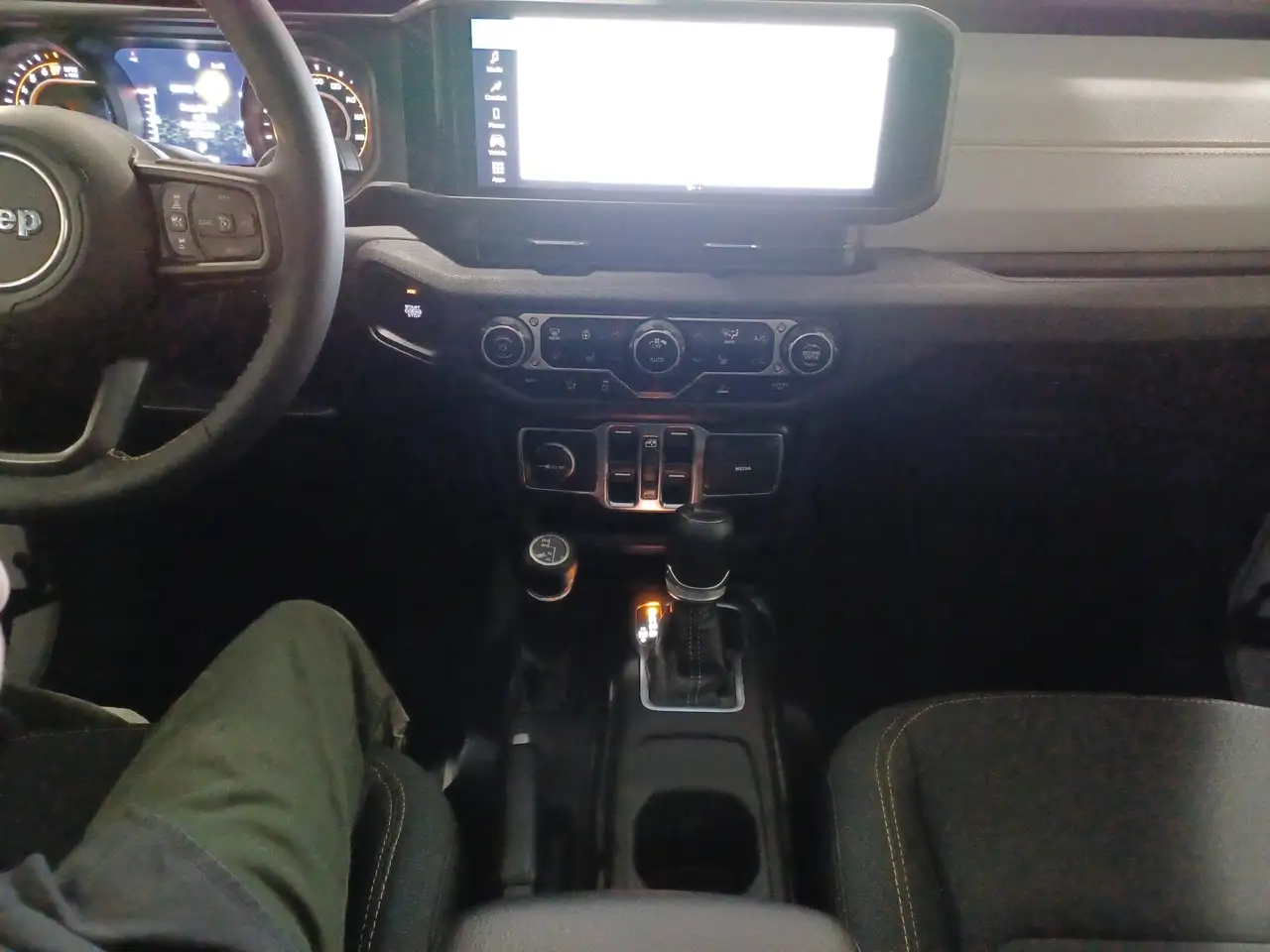 Jeep Gladiator photo Jeep Gladiator