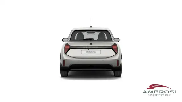 Mini Hatch view 4