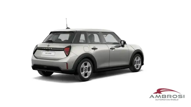 Mini Hatch view 5