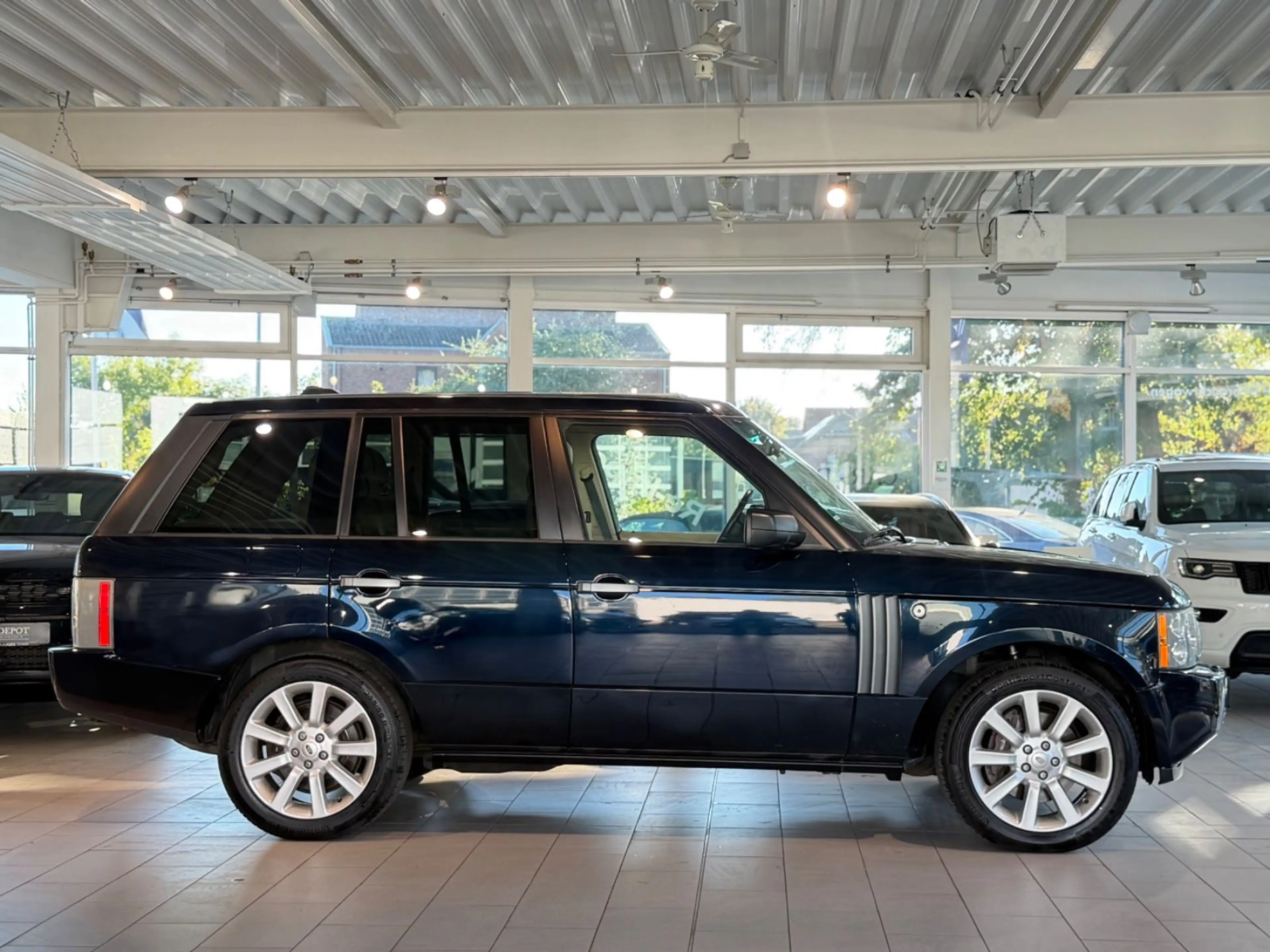 Land Rover Range Rover V8 TD Vogue*NAVI*S-DACH*AHK*RFK*STHZ — photo 5