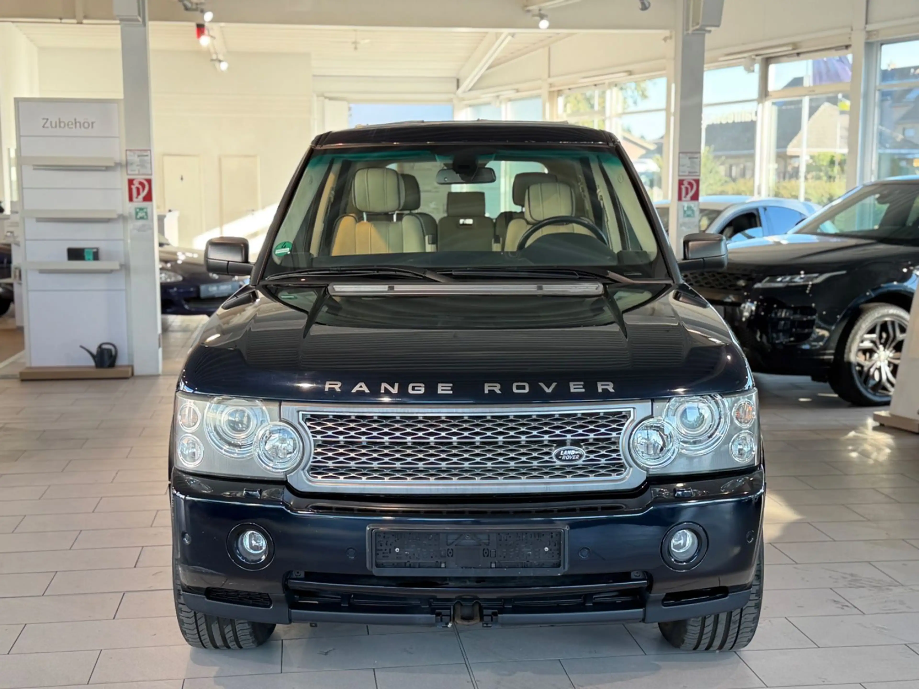 Land Rover Range Rover V8 TD Vogue*NAVI*S-DACH*AHK*RFK*STHZ — photo 9
