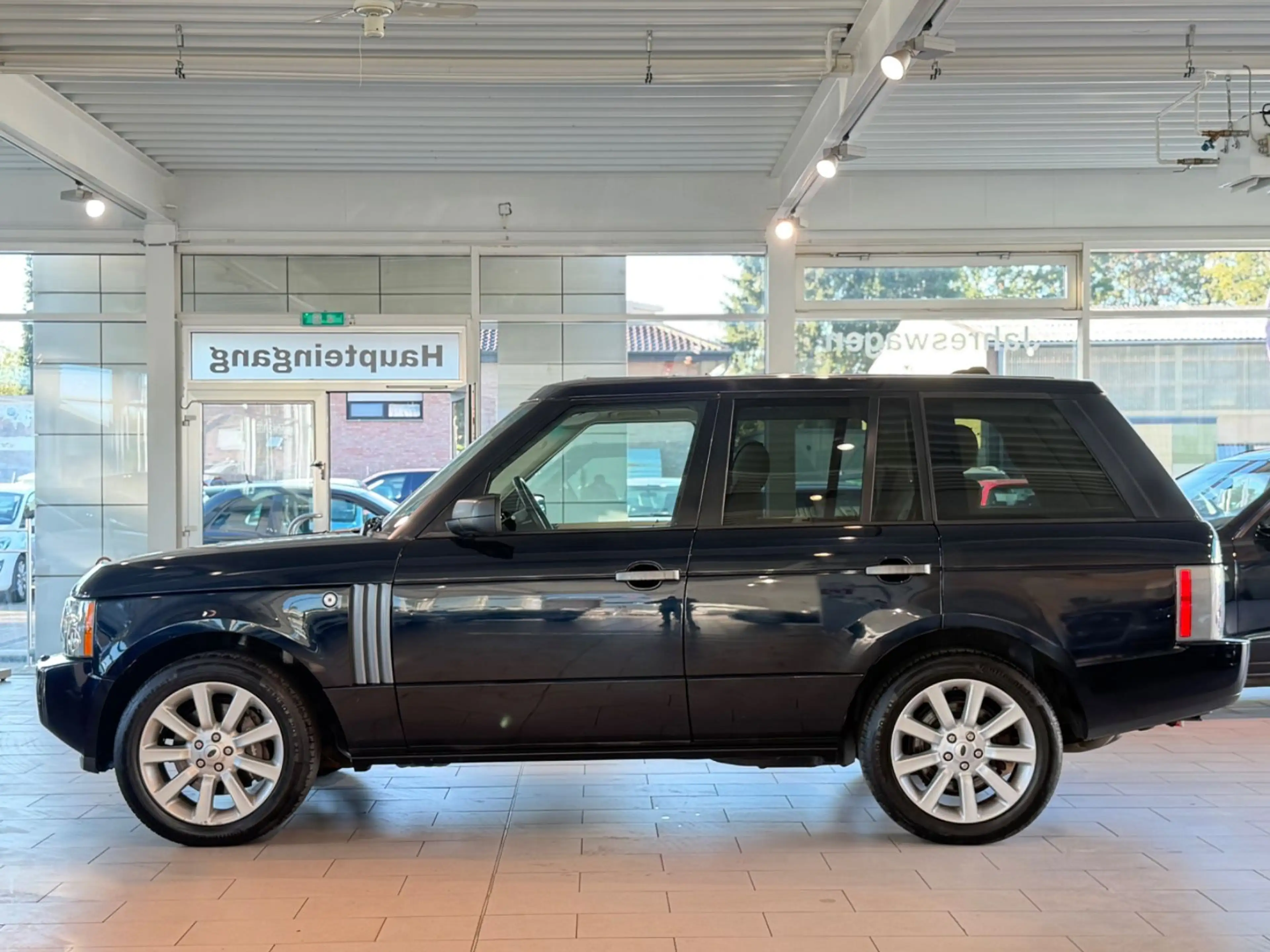 Land Rover Range Rover V8 TD Vogue*NAVI*S-DACH*AHK*RFK*STHZ — photo 3