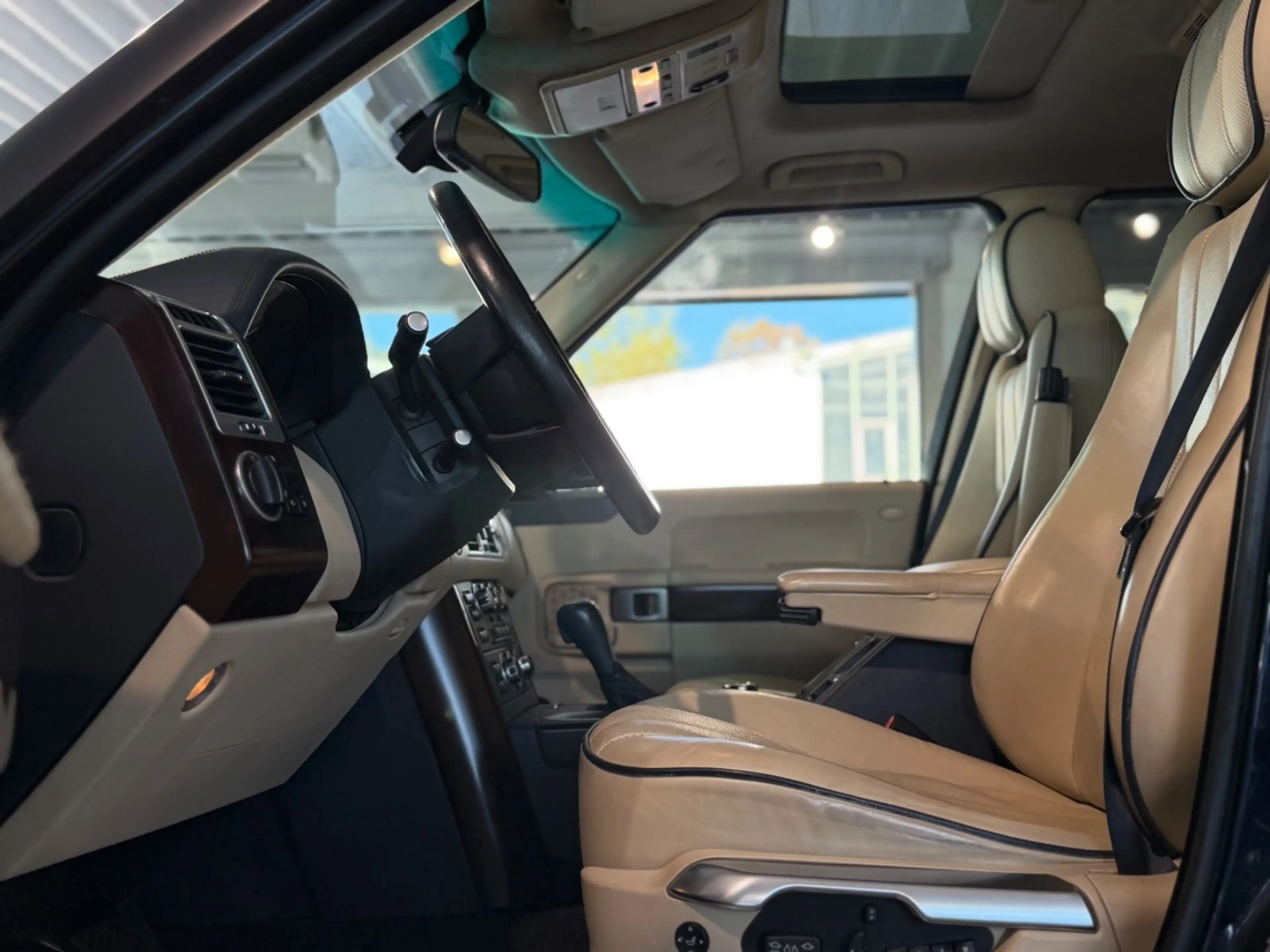 Land Rover Range Rover V8 TD Vogue*NAVI*S-DACH*AHK*RFK*STHZ — photo 12
