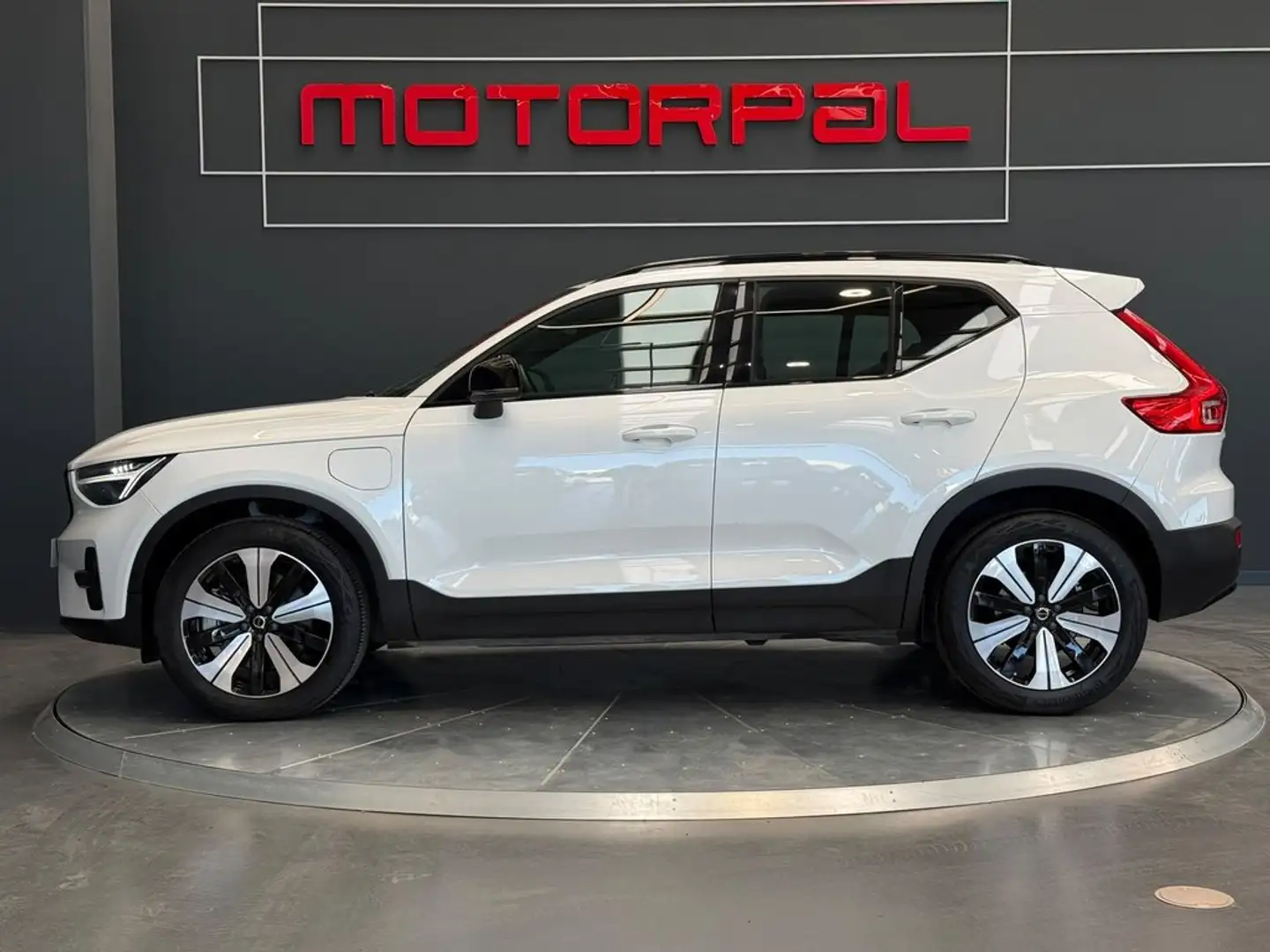 Volvo XC40 T5 Recharge Plus Dark Aut. Blanco - 2