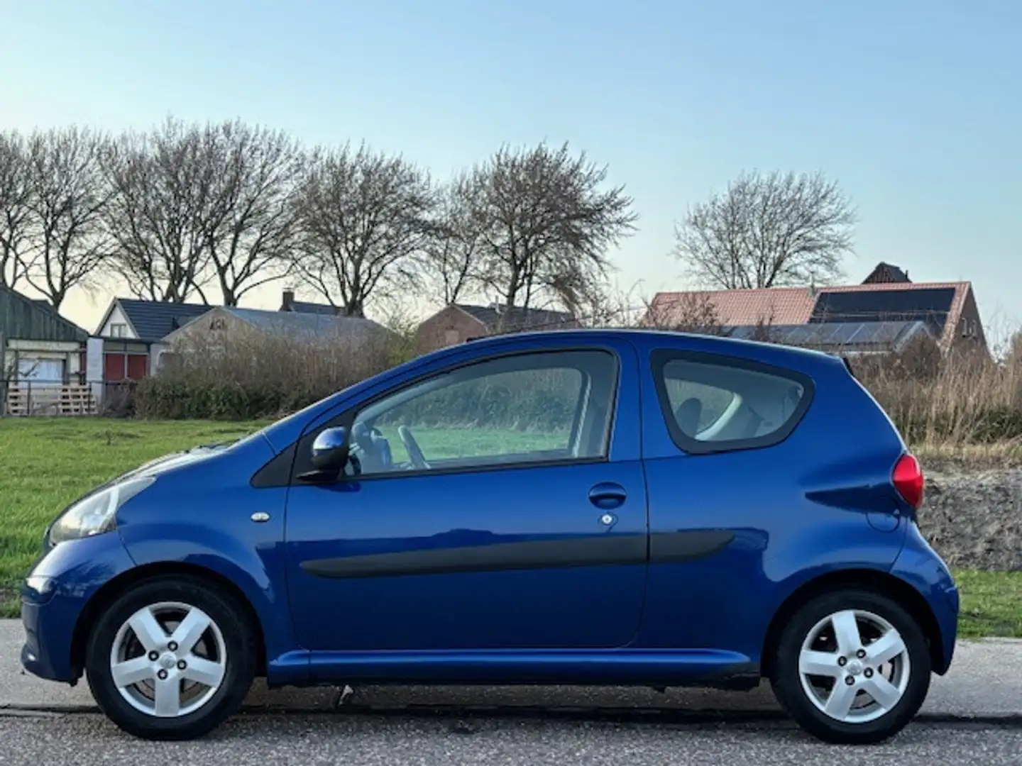 Toyota Aygo 1.0-12V 3-Drs Airco Audio/Apple Carplay Electric p Blau - 2