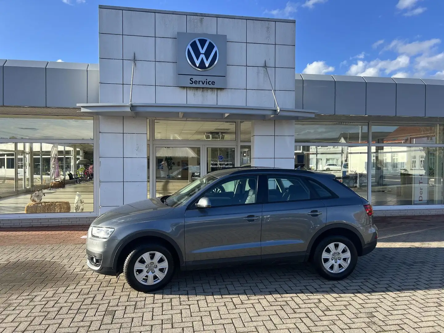Audi Q3 2.0 TDI Grau - 1