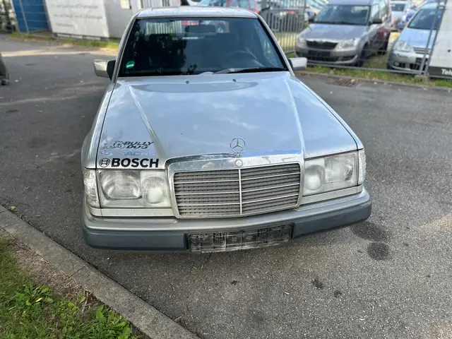 Mercedes-Benz E 260 E-Klasse