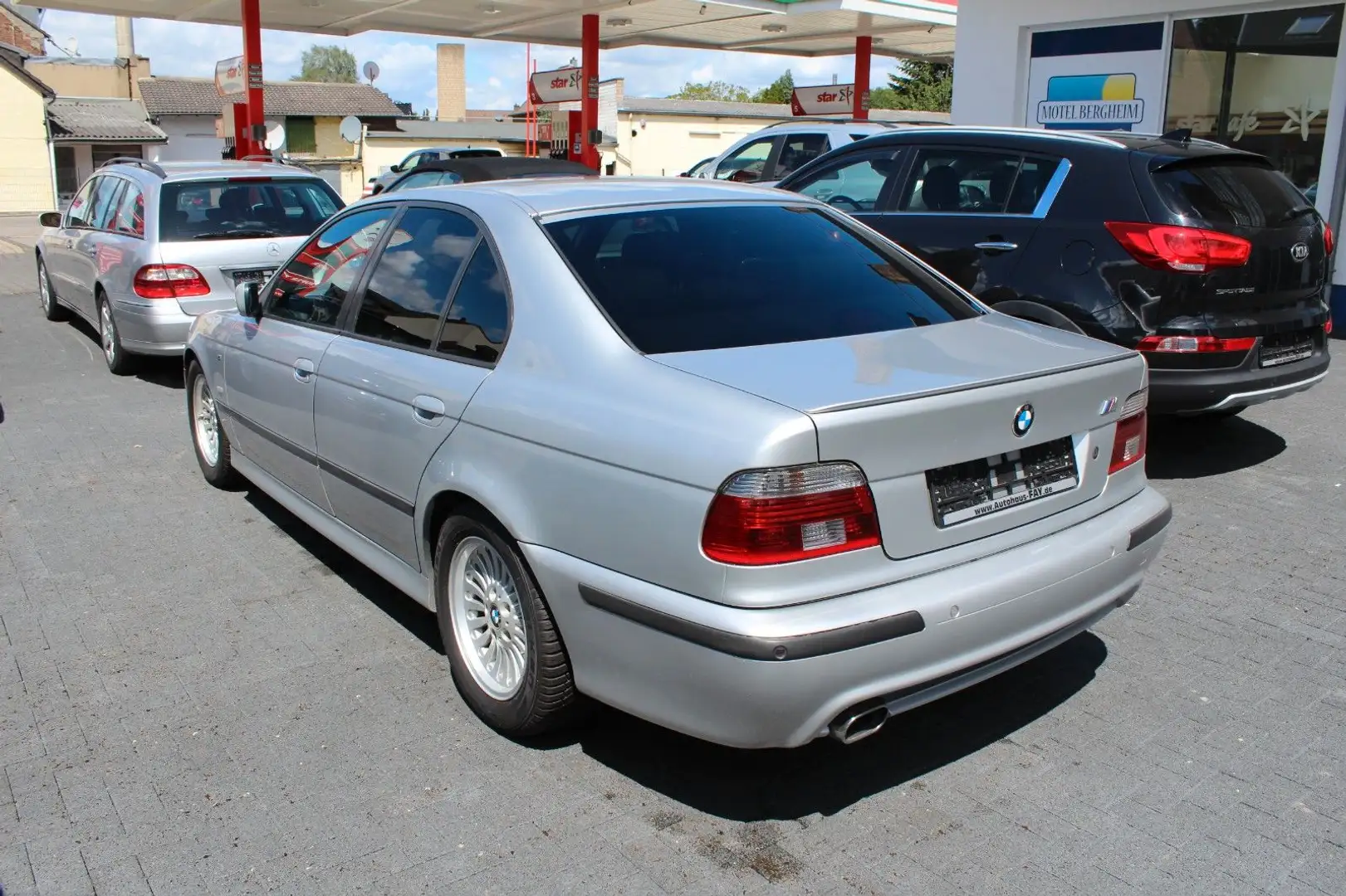 BMW 530 Baureihe 5 Lim. 530d Vollausstattung mit M-Paket Zilver - 2