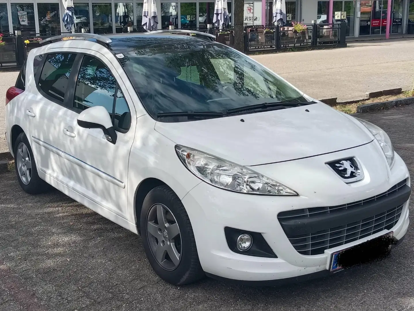 Peugeot 207 207 SW Allure 1,4 16V VTi 100 Allure Weiß - 2