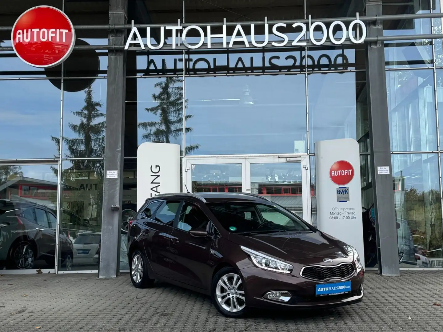 Kia Ceed SW / cee'd SW Ceed Sportswagon 1,6 FIFA World Cup Edition/AHK/ Braun - 2