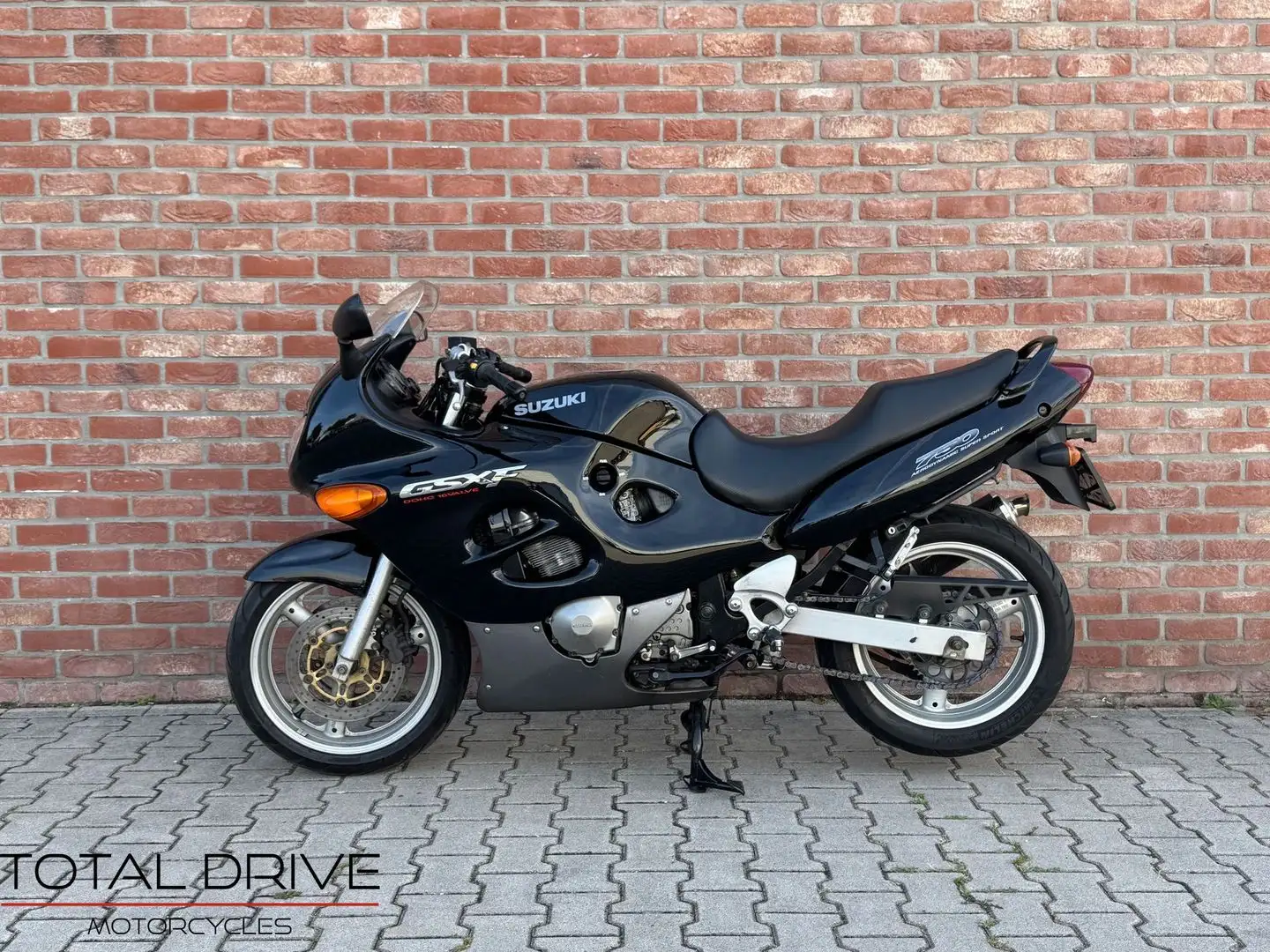 Suzuki GSX 750 F Zwart - 1