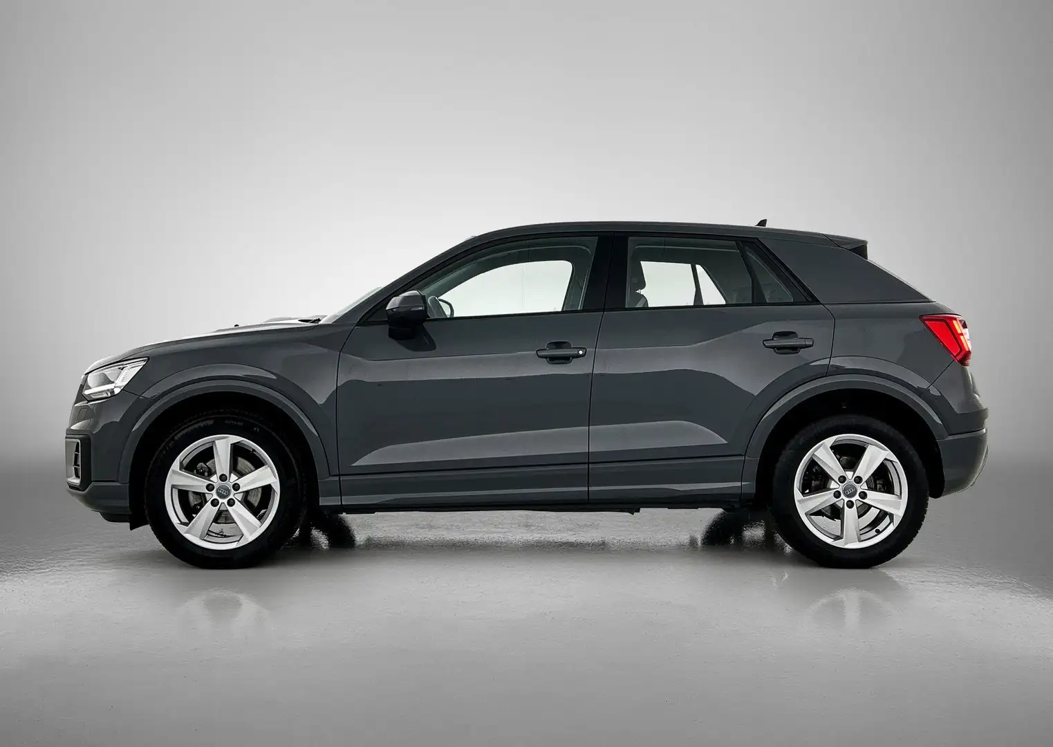 Audi Q2 30 TFSI epic Grijs - 2