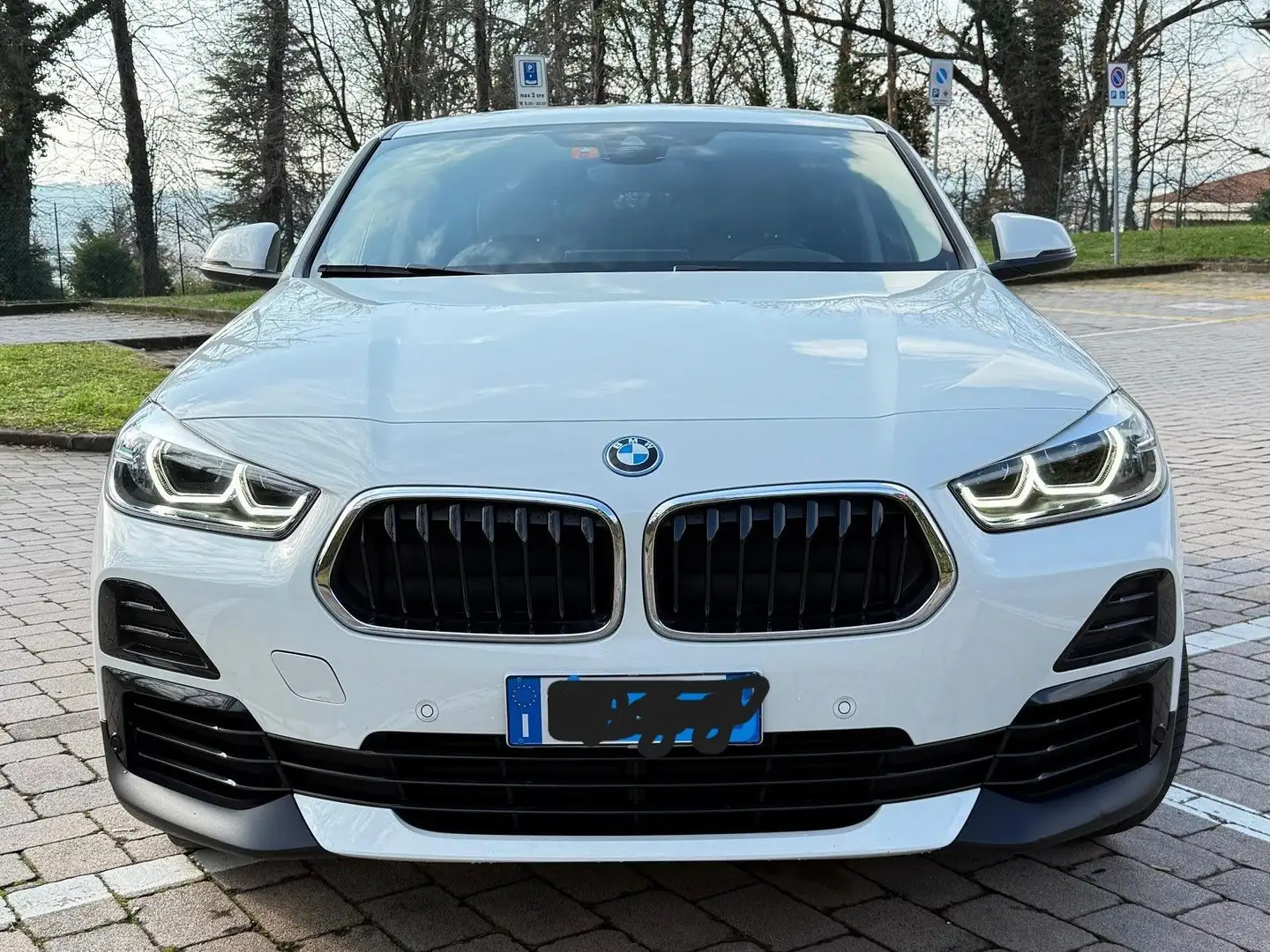 BMW X2 X2 F39 xdrive25e Business X auto RETROCAMERA Bianco - 1