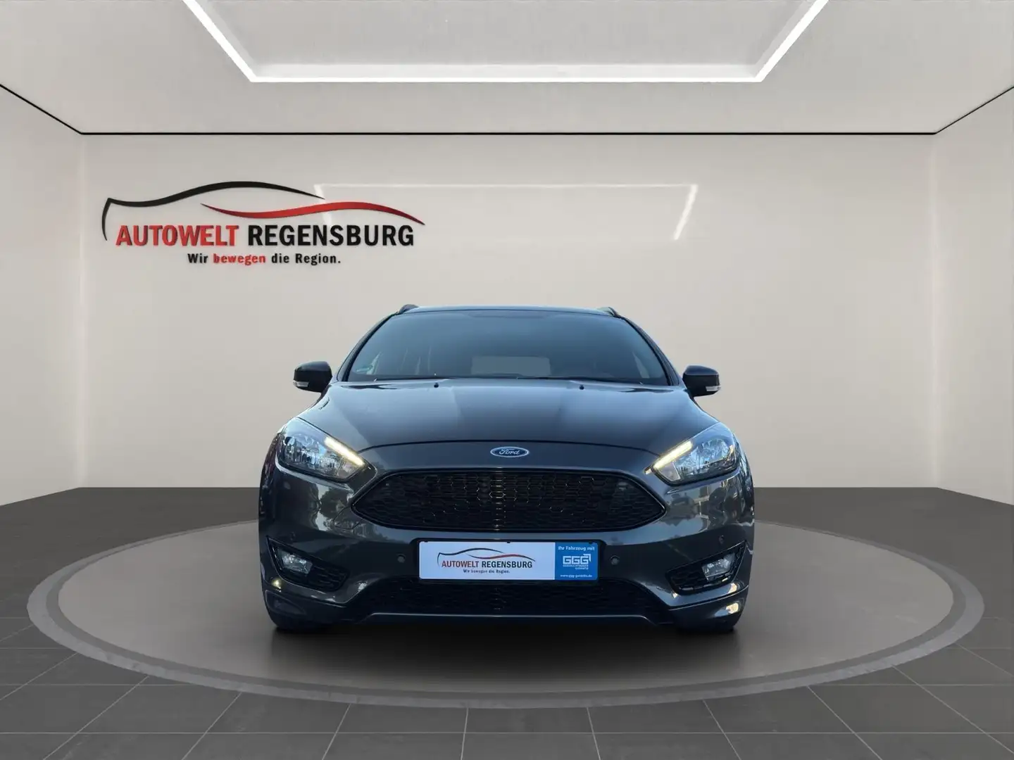 Ford Focus Turnier 1.5 ST-Line NAVI SHZ PDC 150PS 2HA Grau - 2
