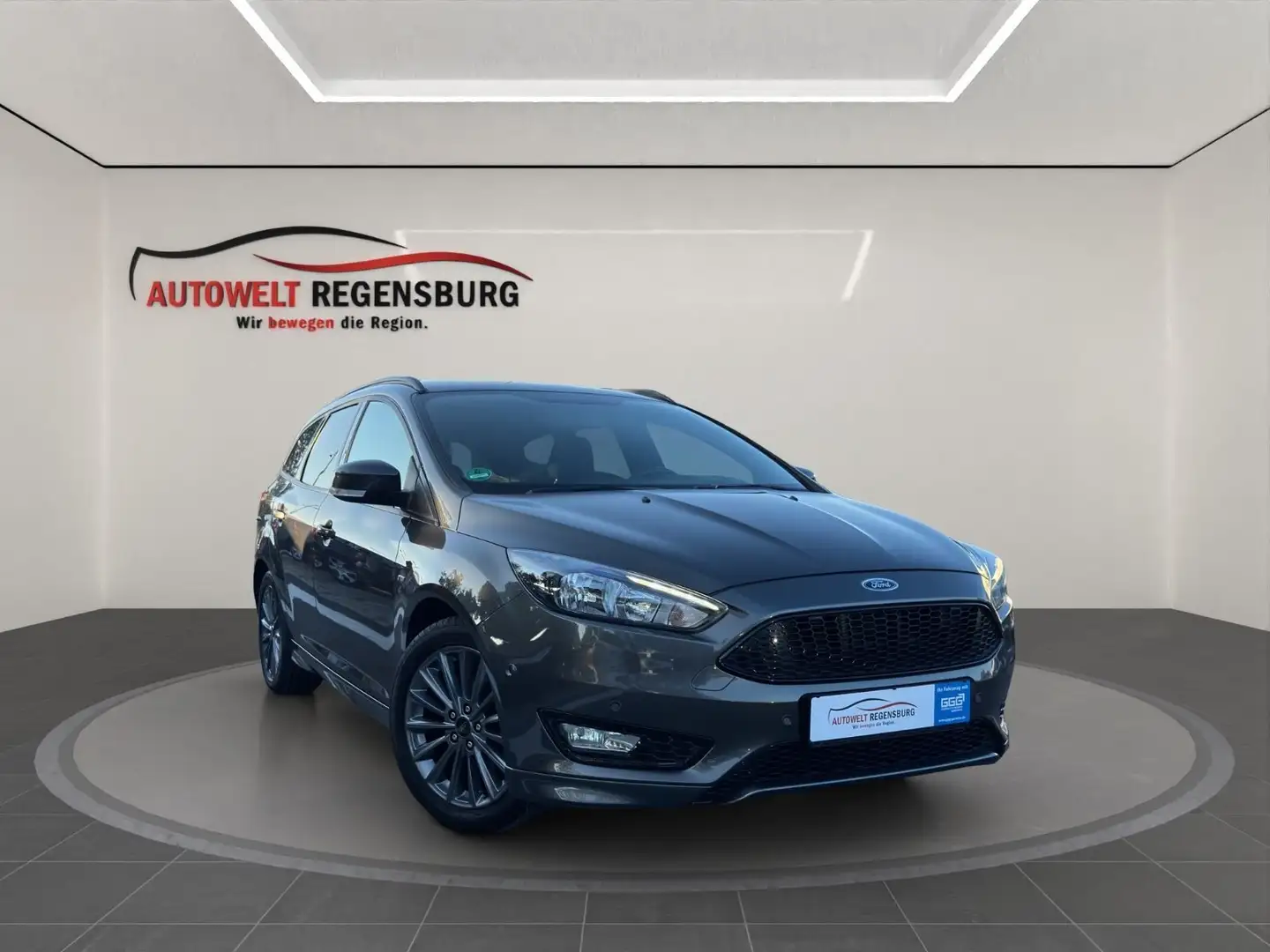 Ford Focus Turnier 1.5 ST-Line NAVI SHZ PDC 150PS 2HA Grau - 1